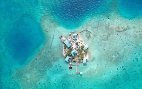 King Lewey'S Island Resort